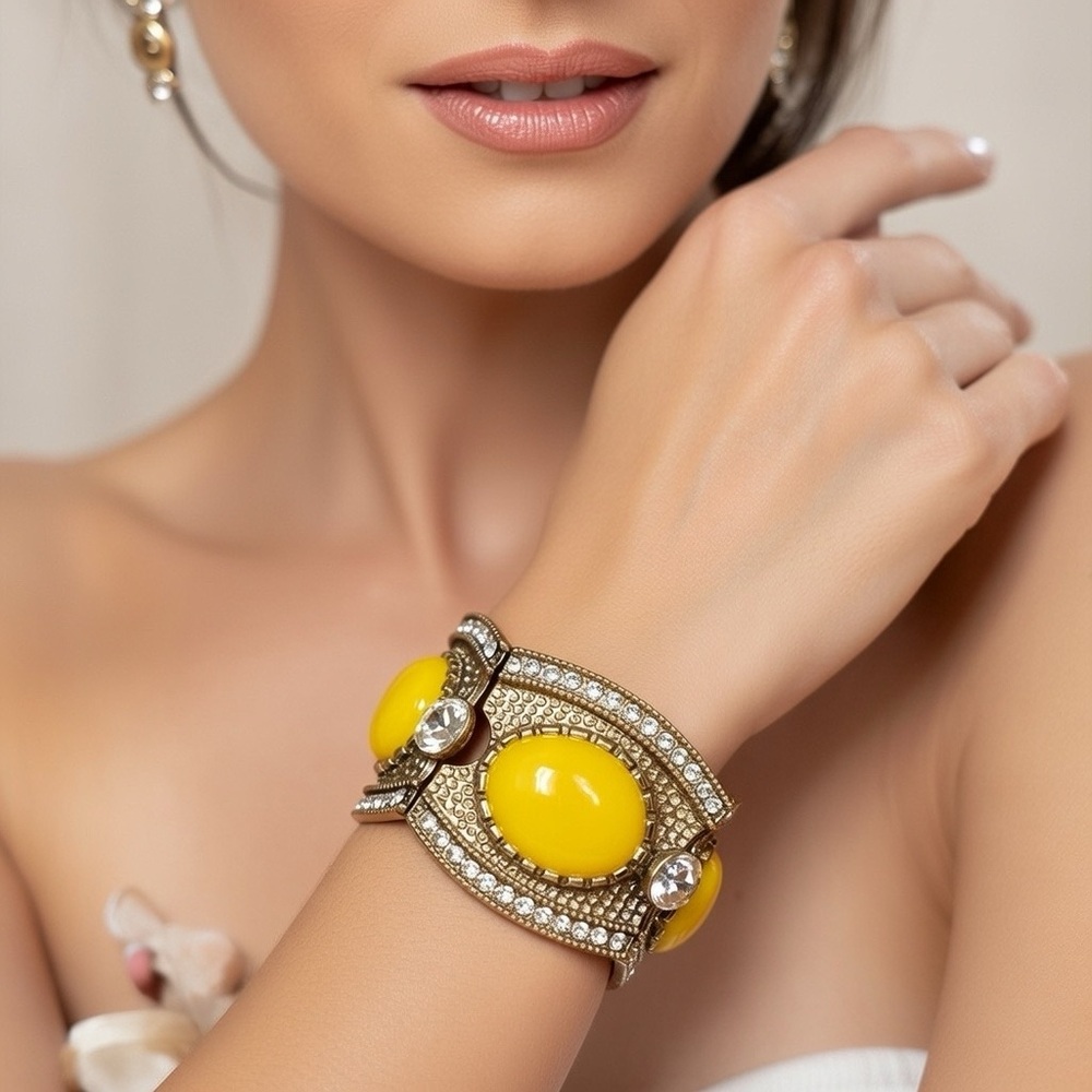Elegant Gold Plated Bracelet 🆕 - Picture 3 of 5